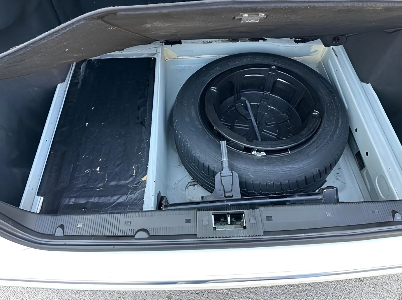 Mercedes E 240, 2.4 L, 2001 i̇l, 285 000 km, Ağdaş - Qiymət: 15 900 ₼ - Tunel.az