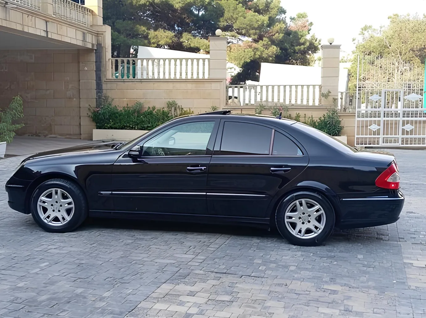 Mercedes E 230, 2.5 L, 2007 жыл, 295 000 km, Baku - Баасы: 16 800 ₼ - Tunel.az