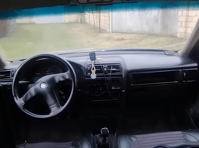 Opel Vectra, 1.8 L, 1993 год, 358 000 km, Загатала - Цена: 4 800 ₼ - Tunel.az