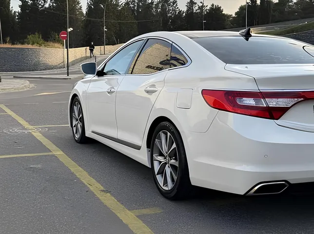 Hyundai Grandeur, 2.2 L, 2015 año, 265 000 km, Baku - Precio: 25 900 ₼ - Tunel.az
