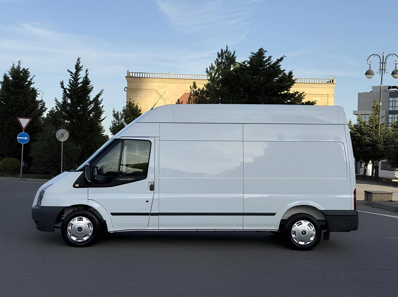 Ford Transit, 2.2 L, 2010 год, 185 000 km, Баку - Цена: 22 700 ₼ - Tunel.az