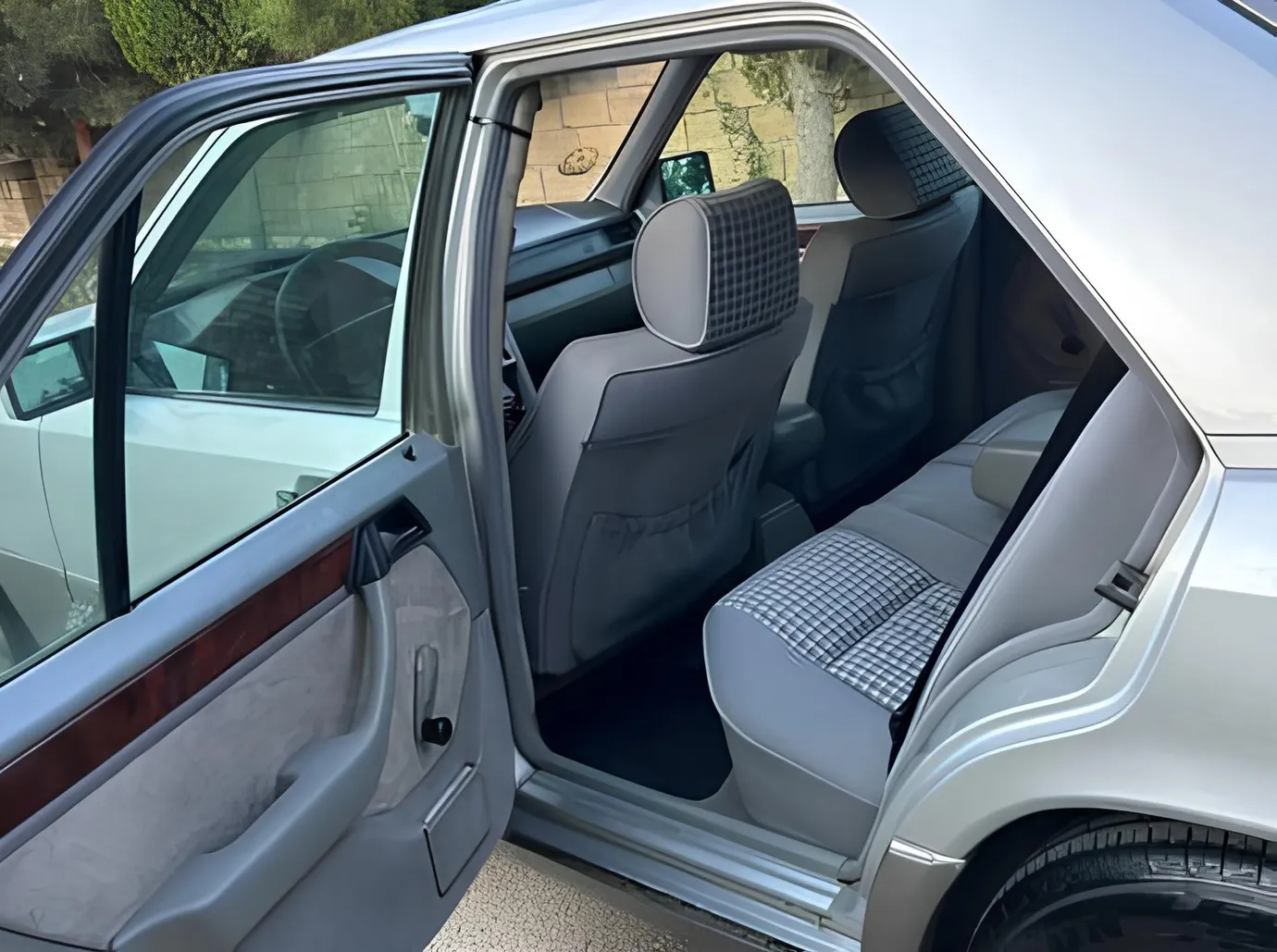 Mercedes E 220, 2.2 L, 1993 год, 425 000 km, Баку - Цена: 7 500 ₼ - Tunel.az