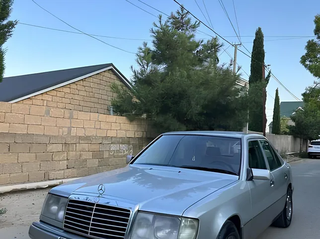 Mercedes E 220, 2.2 L, 1993 год, 425 000 km, Баку - Цена: 7 500 ₼ - Tunel.az