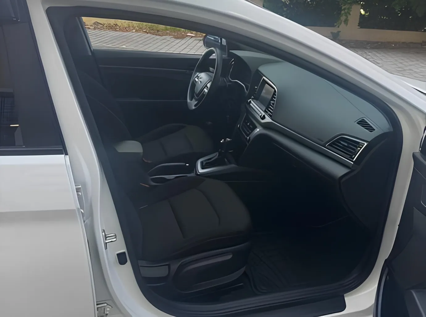 Hyundai Elantra, 2.0 L, 2017 год, 130 516 km, Баку - Цена: 21 500 ₼ - Tunel.az