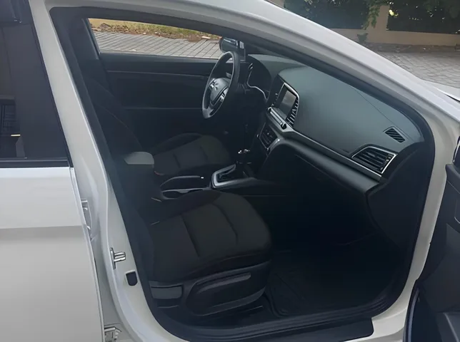 Hyundai Elantra, 2.0 L, 2017 год, 130 516 km, Баку - Цена: 21 500 ₼ - Tunel.az