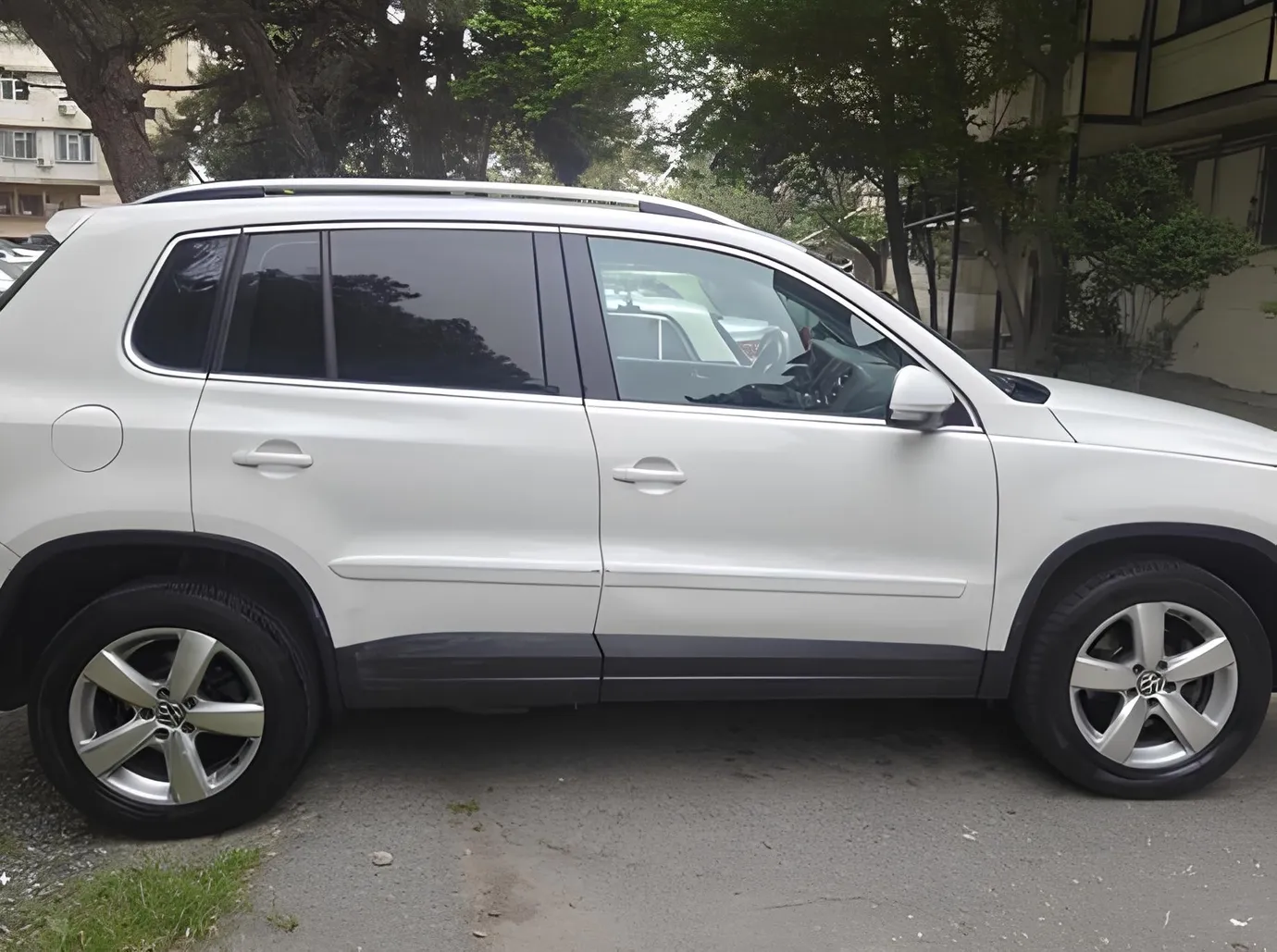 Volkswagen Tiguan, 2.0 L, 2009 год, 191 800 km, Баку - Цена: 13 000 ₼ - Tunel.az