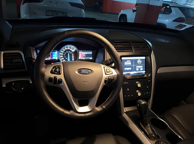 Ford Explorer, 3.5 L, 2014 год, 90 000 km, Баку - Цена: 25 800 ₼ - Tunel.az