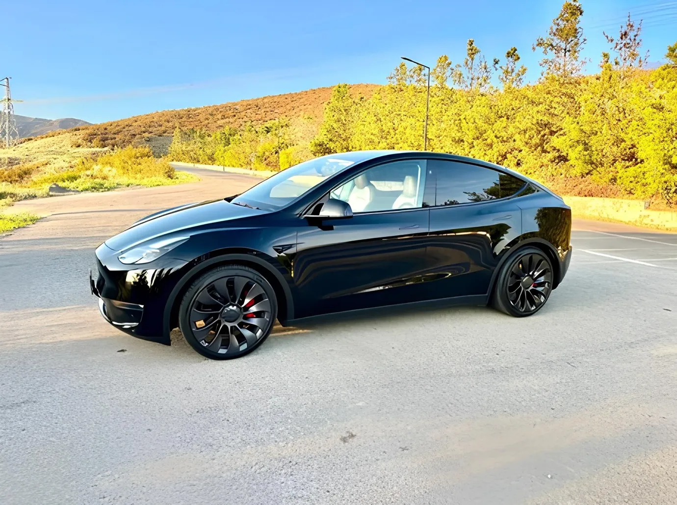 Tesla Model Y, 2.5 L, 2024 жазыңыз жыл, 58 000 km, Baku - Бағасы: 46 000 ₼ - Tunel.az