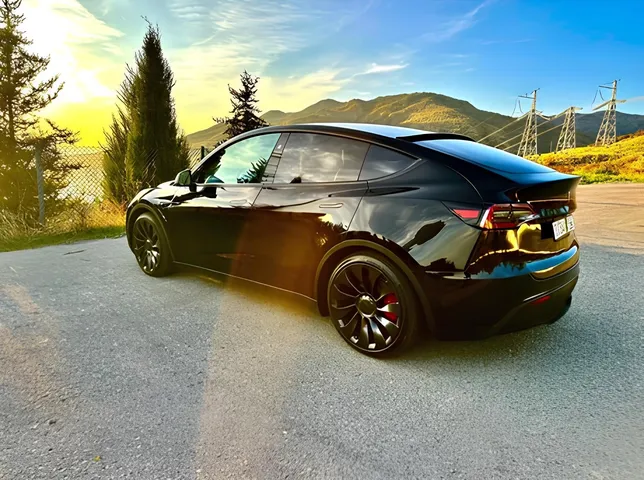 Tesla Model Y, 2.5 L, 2024 жазыңыз жыл, 58 000 km, Baku - Бағасы: 46 000 ₼ - Tunel.az