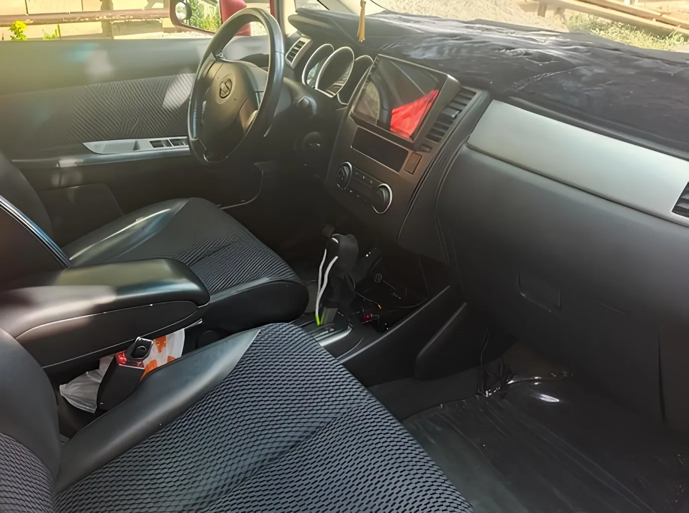 Nissan Tiida, 1.6 L, 2011 i̇l, 90 000 km, Bakı - Qiymət: 14 000 ₼ - Tunel.az