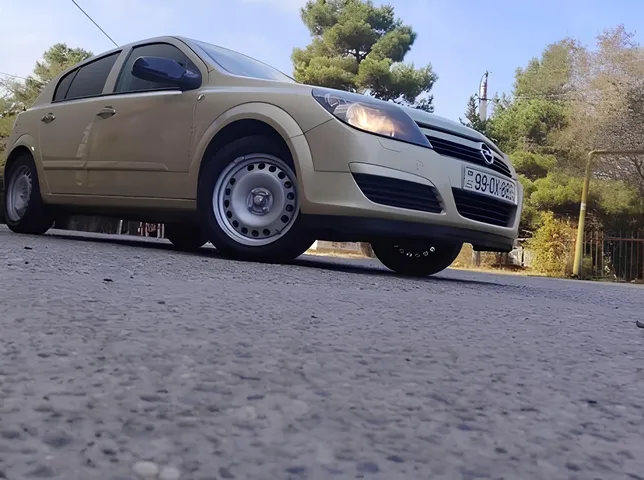 Opel Astra, 1.4 L, 2004 год, 240 000 km, Сумгаит - Цена: 9 600 ₼ - Tunel.az