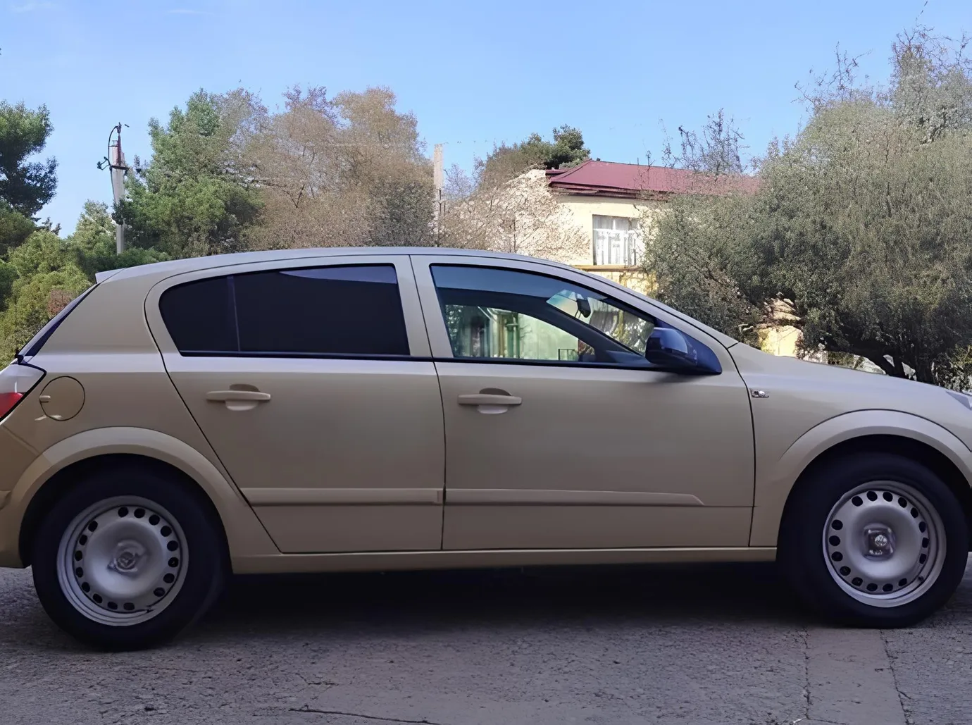 Opel Astra, 1.4 L, 2004 год, 240 000 km, Сумгаит - Цена: 9 600 ₼ - Tunel.az