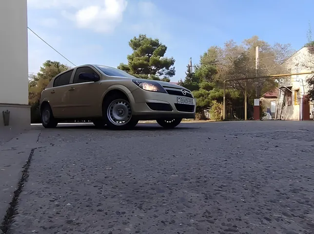 Opel Astra, 1.4 L, 2004 год, 240 000 km, Сумгаит - Цена: 9 600 ₼ - Tunel.az