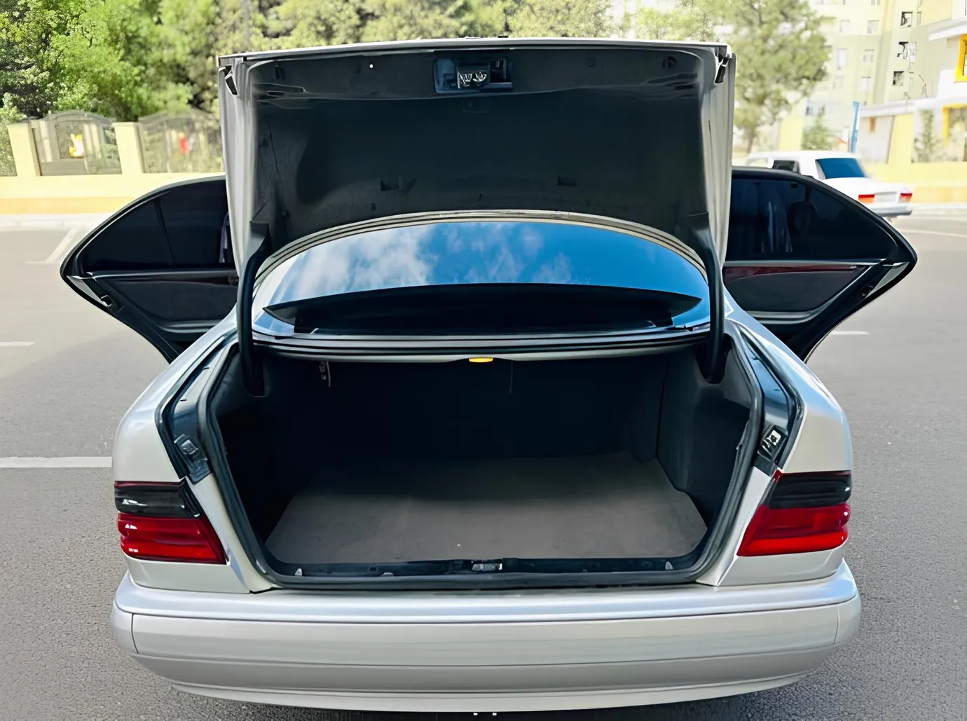 Mercedes E 230, 2.3 L, 1997 i̇l, 345 000 km, Sumqayıt - Qiymət: 9 800 ₼ - Tunel.az