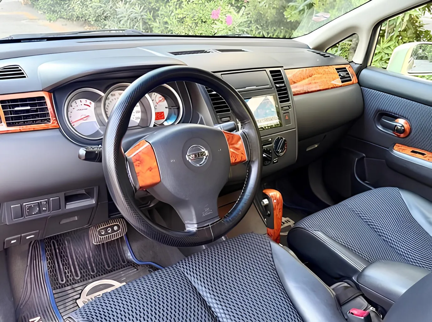 Nissan Tiida, 1.6 L, 2008 год, 169 000 km, Баку - Цена: 13 900 ₼ - Tunel.az