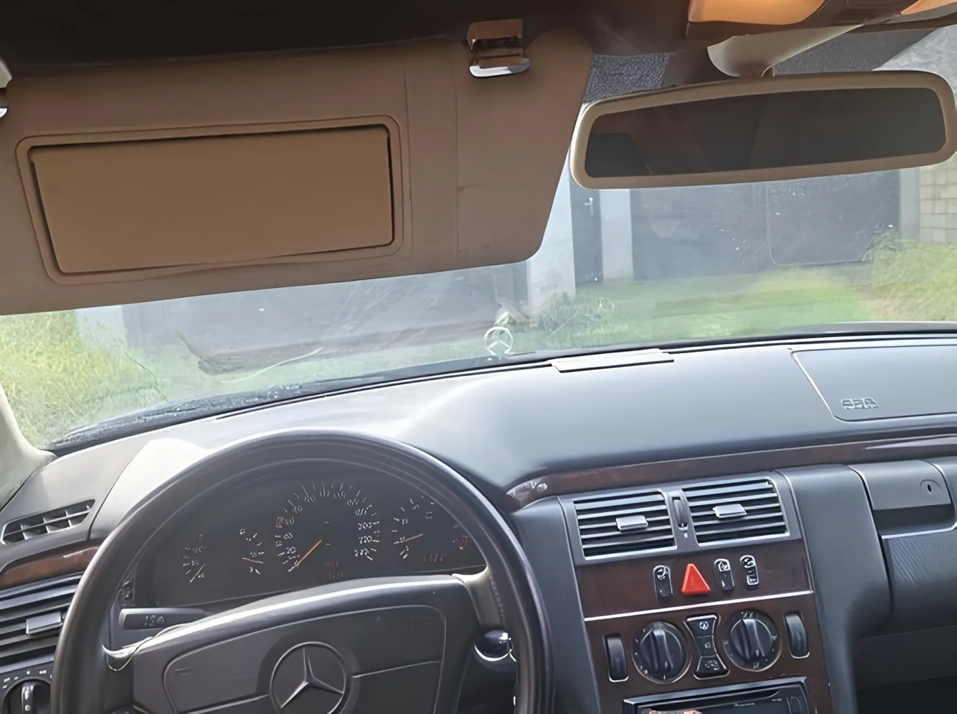 Mercedes E 230, 2.3 L, 1997 i̇l, 236 201 km, Astara - Qiymət: 8 800 ₼ - Tunel.az