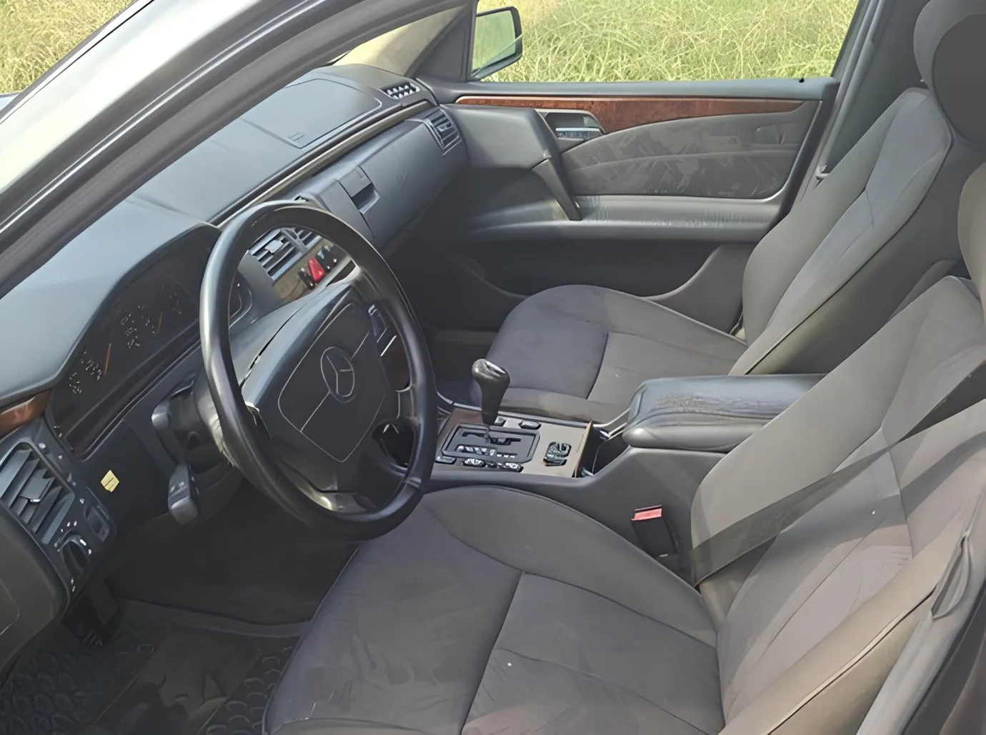 Mercedes E 230, 2.3 L, 1997 i̇l, 236 201 km, Astara - Qiymət: 8 800 ₼ - Tunel.az