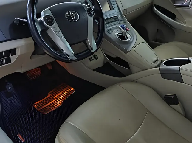 Toyota Prius, 1.8 L, 2014 წელი, 349 000 km, Baku - ფასი: 17 200 ₼ - Tunel.az
