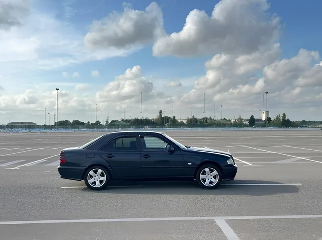 Mercedes C 200, 2.0 L, 1997 year, 330 000 km, Baku - Price: 9 700 ₼ - Tunel.az