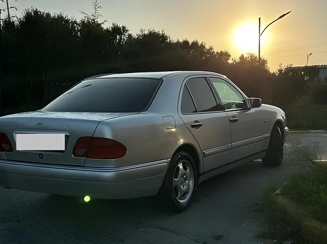 Mercedes E 200, 2.0 L, 1995 year, 460 000 km, Baku - Price: 7 400 ₼ - Tunel.az