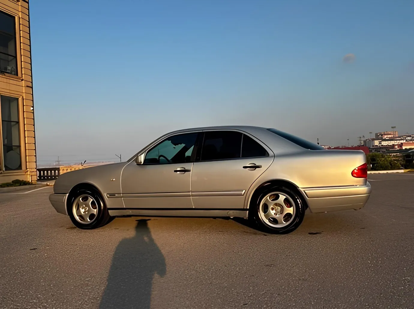 Mercedes E 200, 2.0 L, 1995 year, 460 000 km, Baku - Price: 7 400 ₼ - Tunel.az