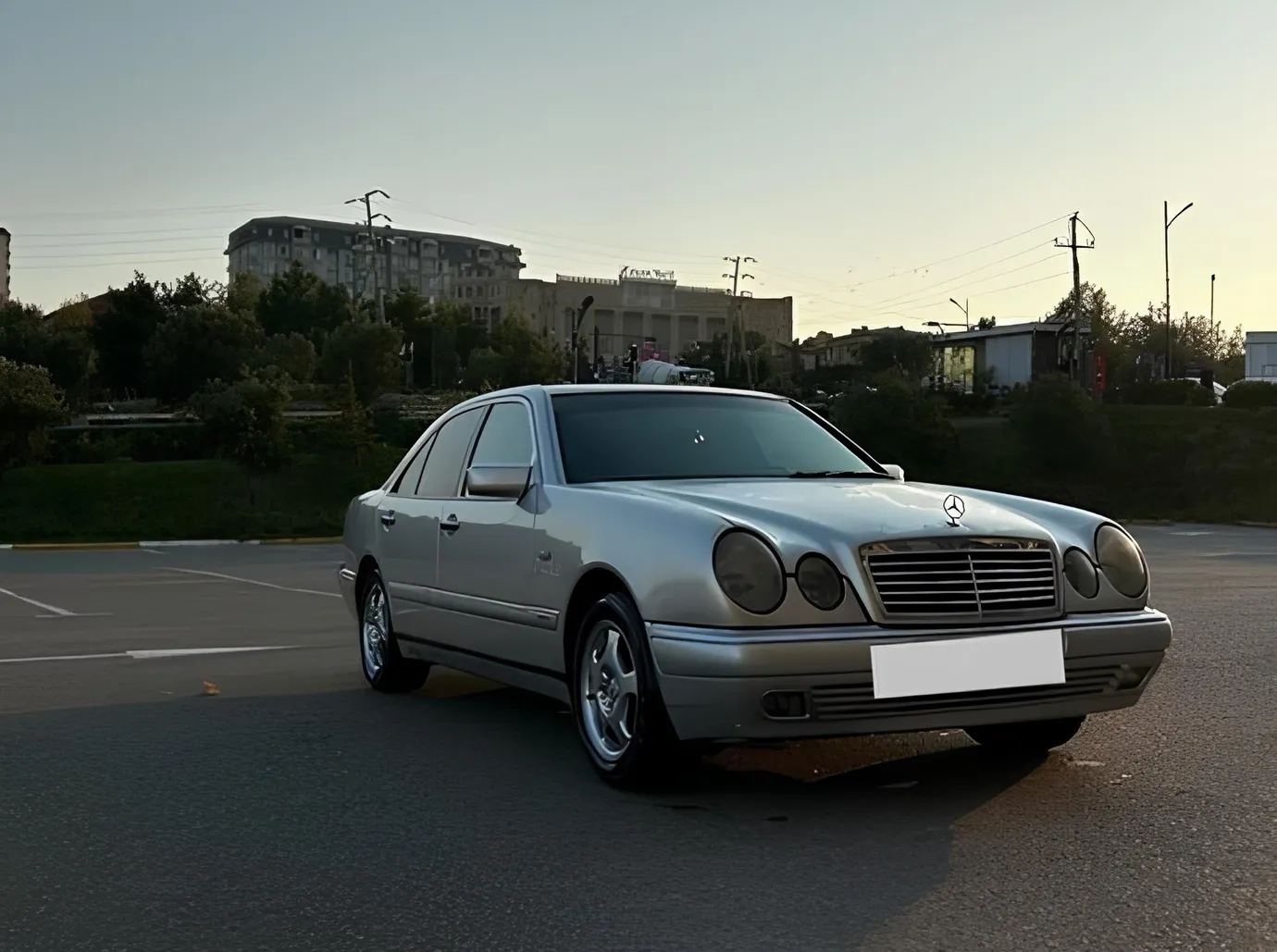 Mercedes E 200, 2.0 L, 1995 year, 460 000 km, Baku - Price: 7 400 ₼ - Tunel.az