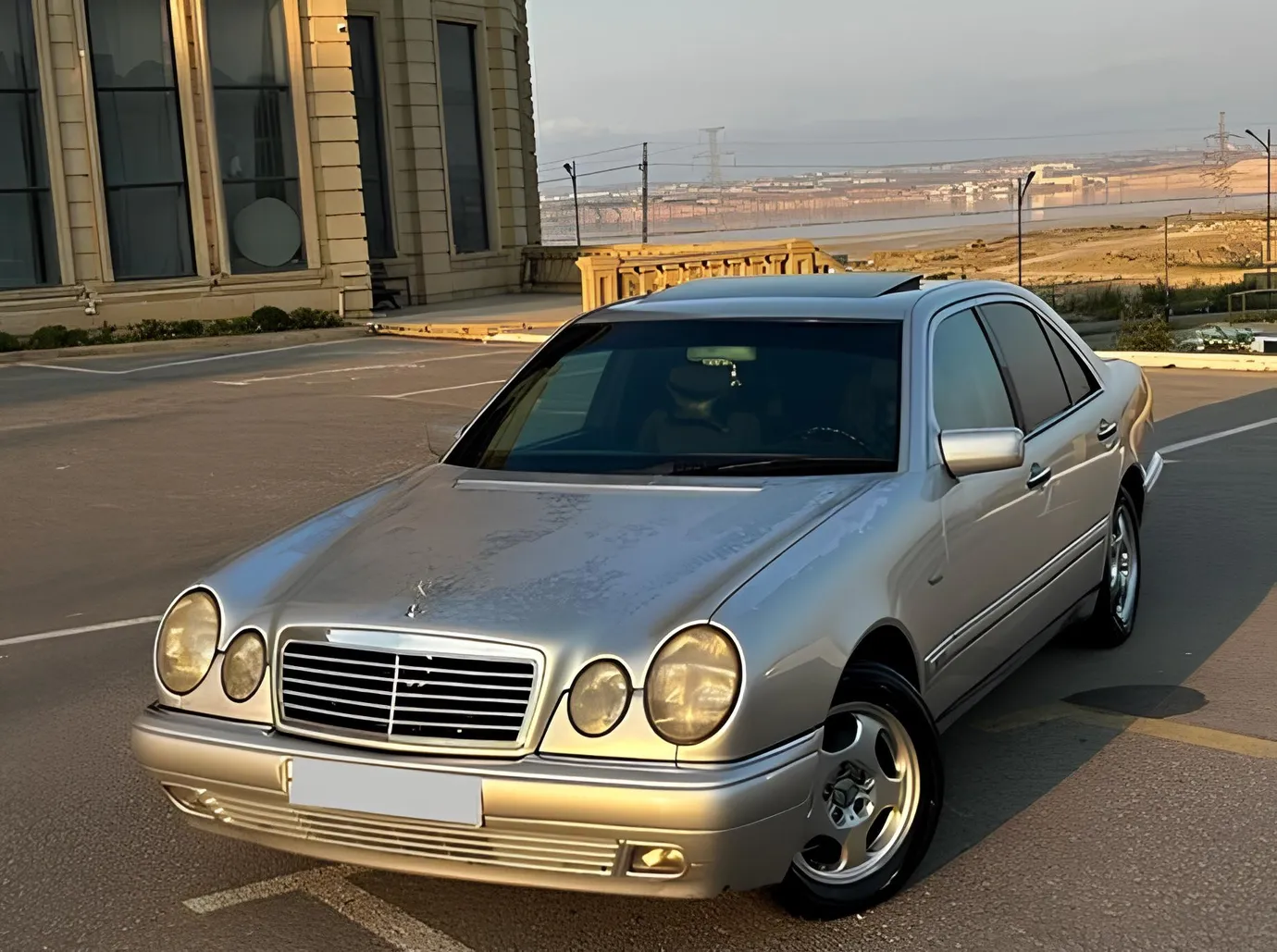Mercedes E 200, 2.0 L, 1995 year, 460 000 km, Baku - Price: 7 400 ₼ - Tunel.az
