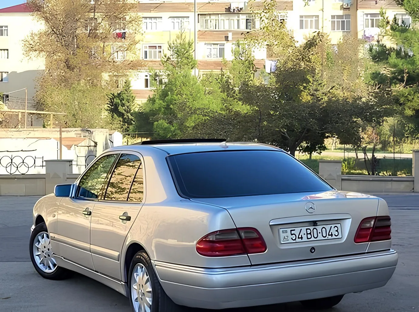 Mercedes E 240, 2.4 L, 1998 год, 290 110 km, Сумгаит - Цена: 12 500 ₼ - Tunel.az