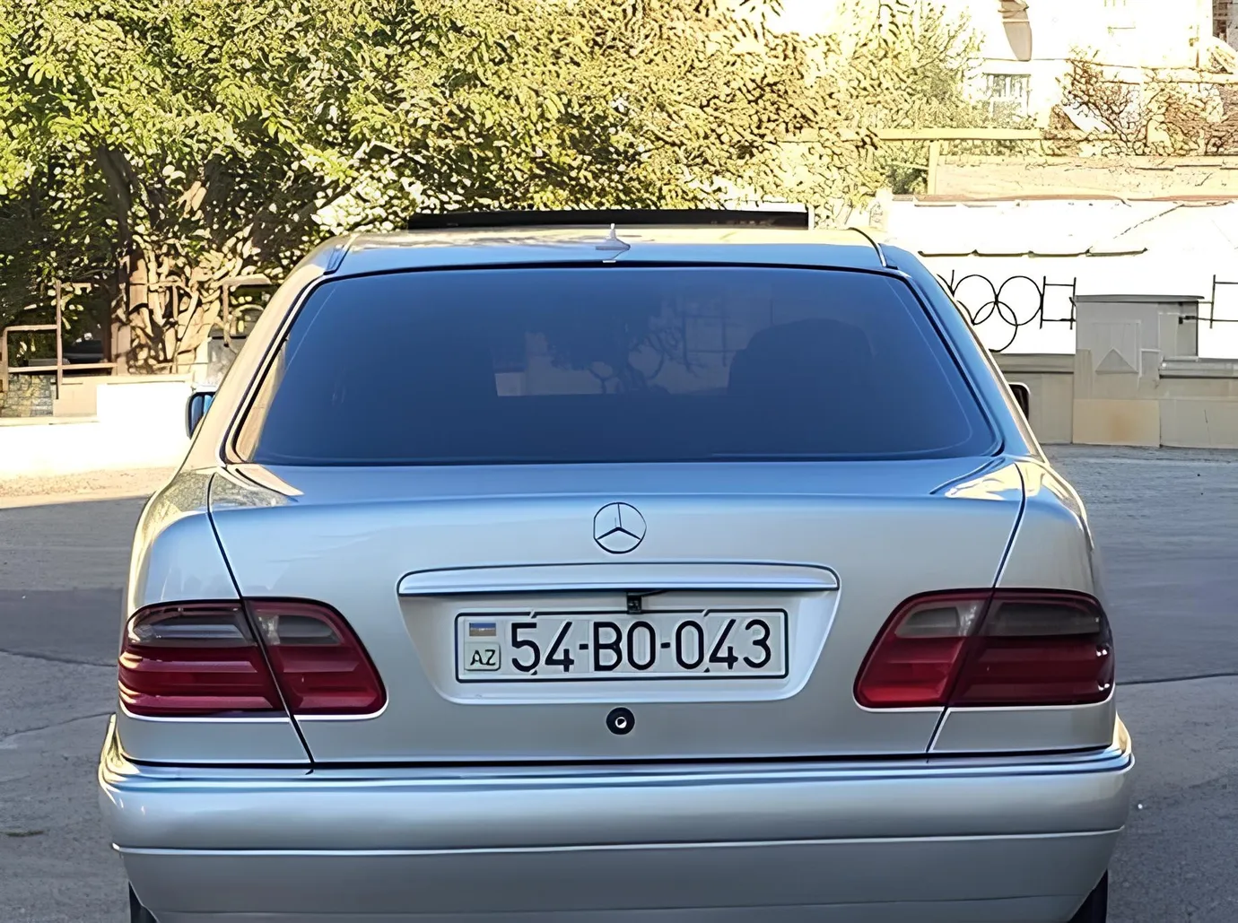 Mercedes E 240, 2.4 L, 1998 год, 290 110 km, Сумгаит - Цена: 12 500 ₼ - Tunel.az