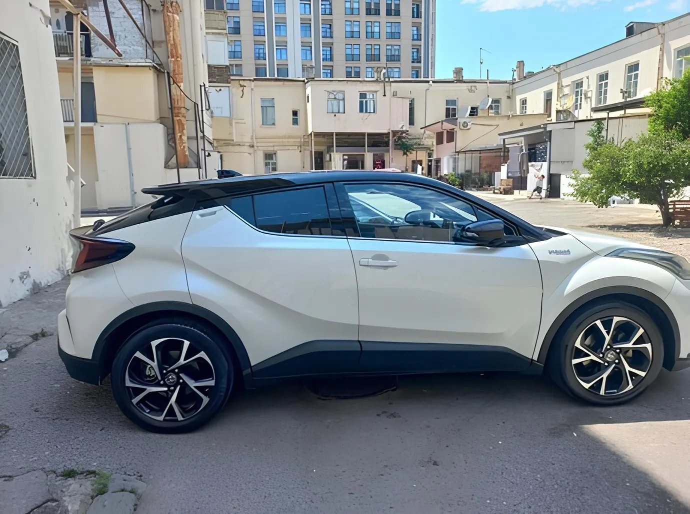 Toyota C-HR, 1.8 L, 2021 год, 125 000 km, Баку - Цена: 37 500 ₼ - Tunel.az