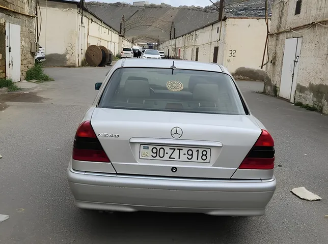 Mercedes C 240, 2.4 L, 1999 year, 407 000 km, Baku - Price: 11 200 ₼ - Tunel.az