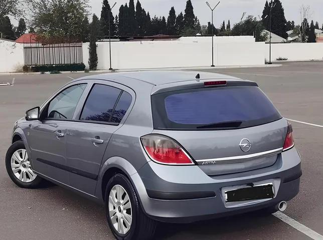 Opel Astra, 1.4 L, 2004 год, 305 050 km, Гянджа - Цена: 9 900 ₼ - Tunel.az