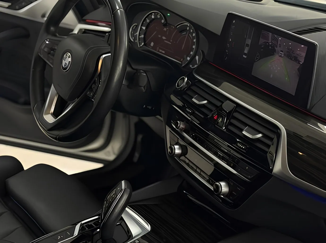 BMW 530e, 2.0 L, 2019 год, 120 000 km, Сумгаит - Цена: 45 500 ₼ - Tunel.az