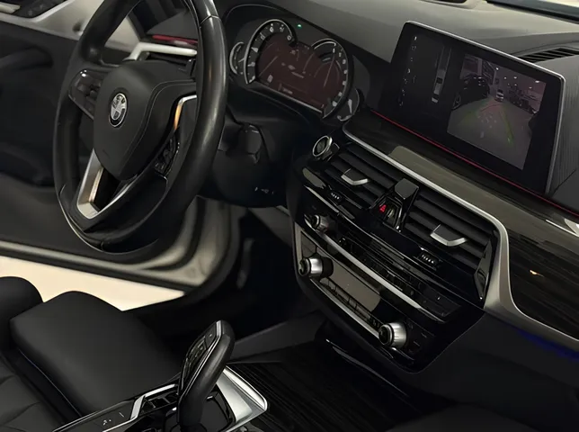 BMW 530e, 2.0 L, 2019 год, 120 000 km, Сумгаит - Цена: 45 500 ₼ - Tunel.az