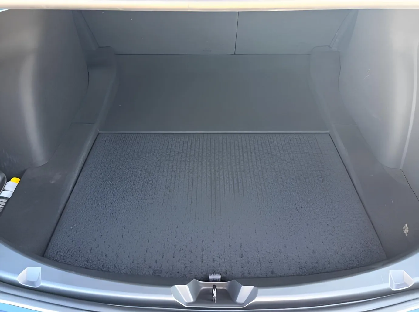 Tesla Model 3, 2.3 L, 2023 year, 43 000 km, Baku - Price: 38 000 ₼ - Tunel.az