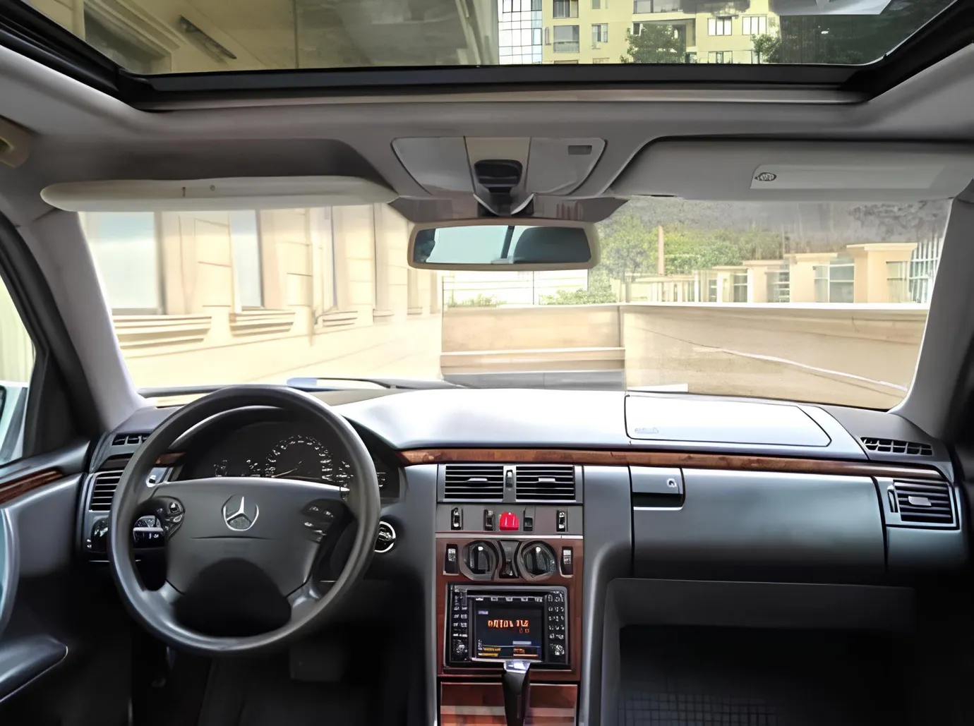 Mercedes E 240, 2.4 L, 2000 year, 290 000 km, Baku - Price: 12 800 ₼ - Tunel.az