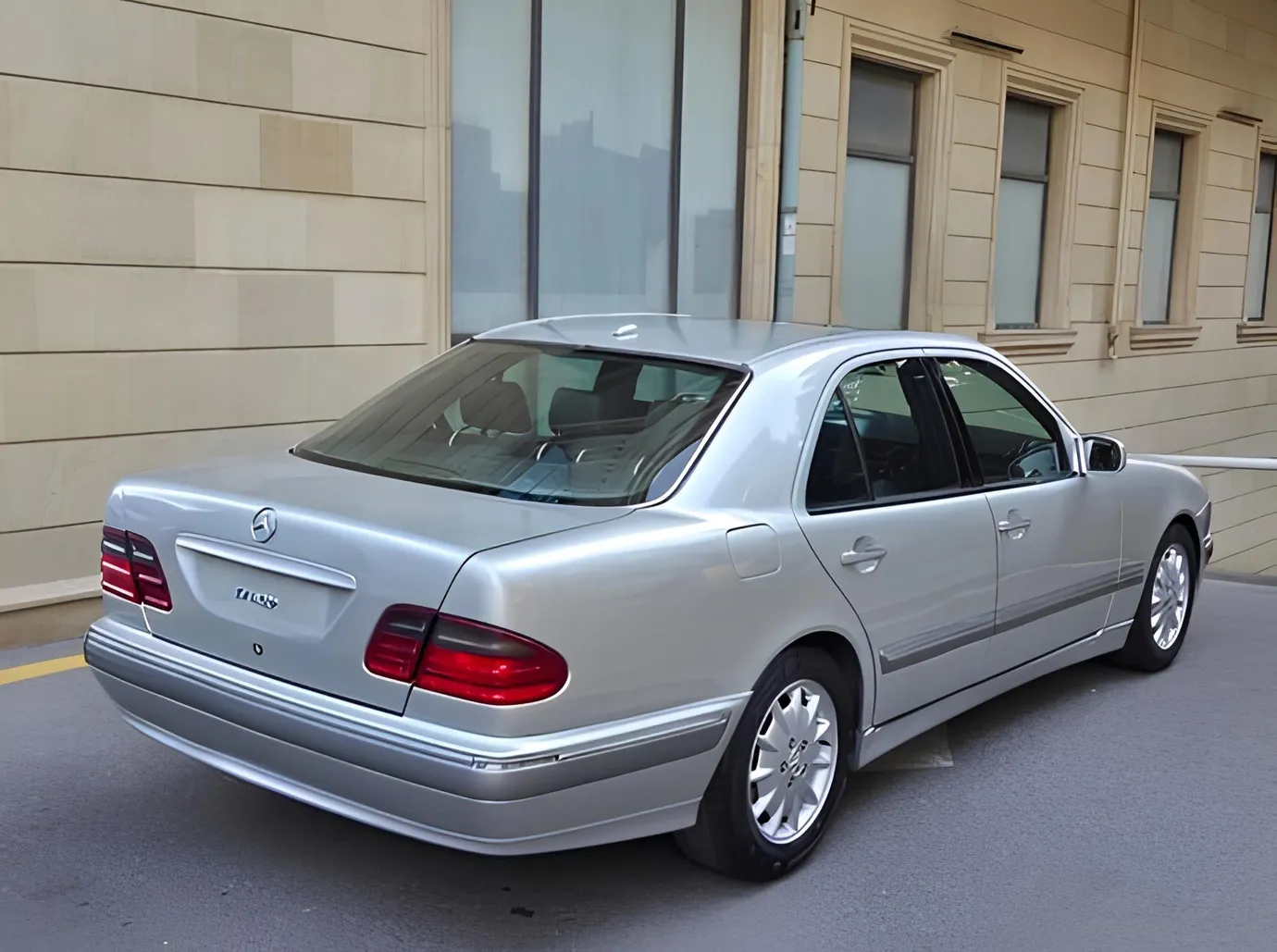 Mercedes E 240, 2.4 L, 2000 year, 290 000 km, Baku - Price: 12 800 ₼ - Tunel.az