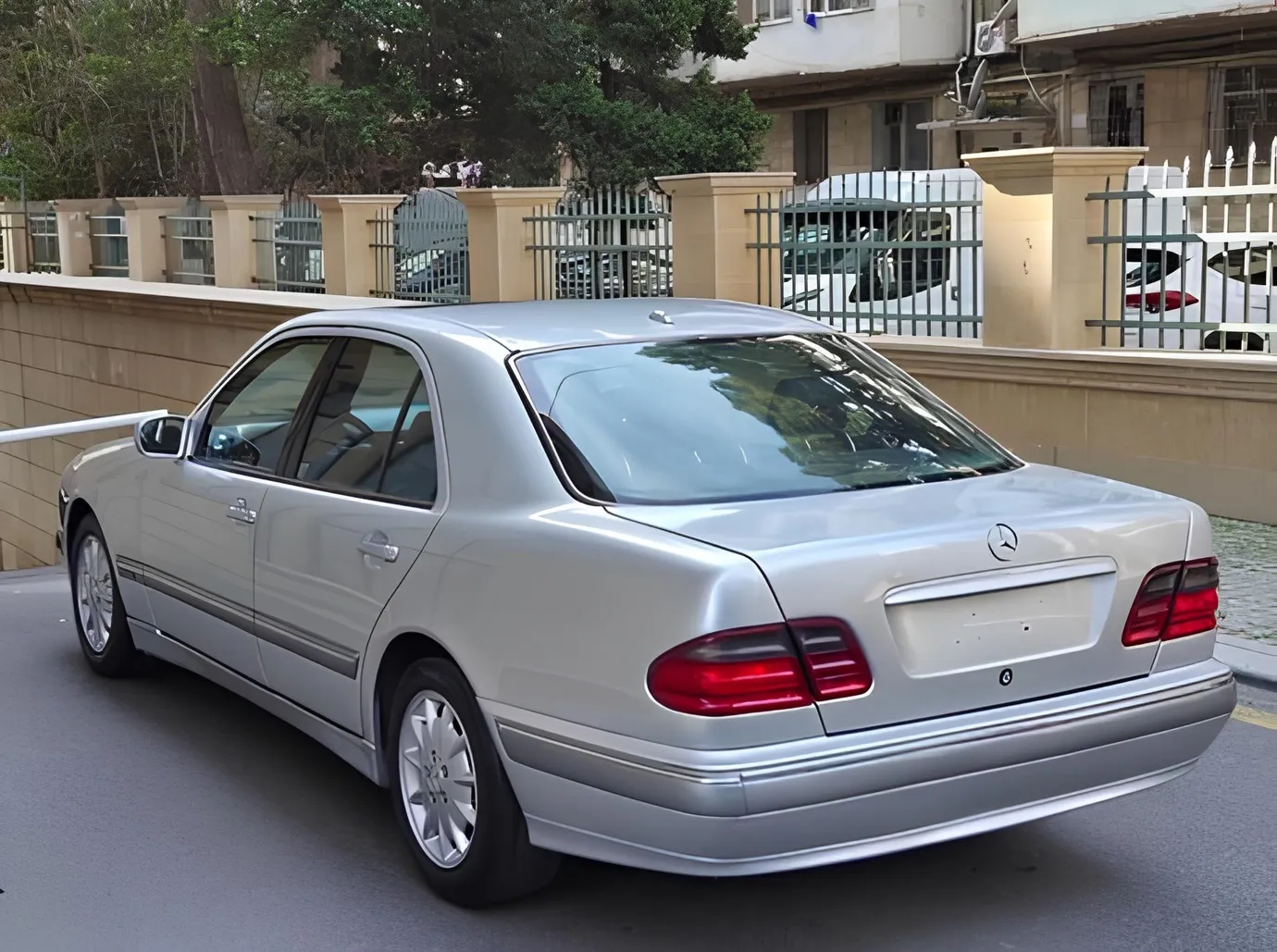 Mercedes E 240, 2.4 L, 2000 year, 290 000 km, Baku - Price: 12 800 ₼ - Tunel.az