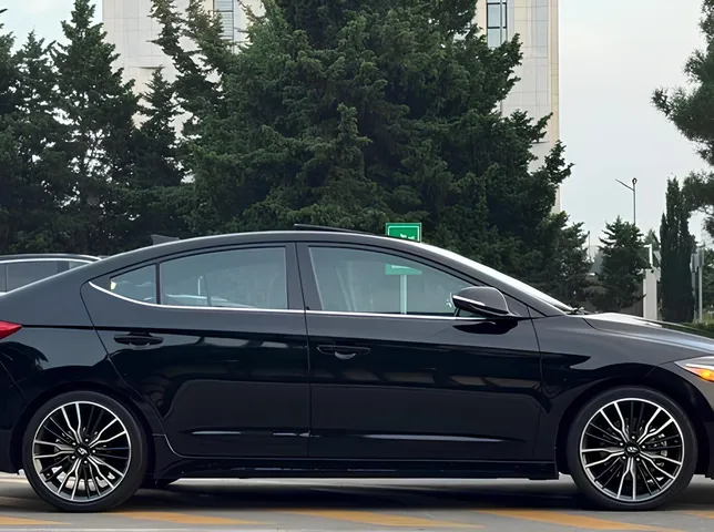 Hyundai Elantra, 1.6 L, 2018 год, 124 000 km, Баку - Цена: 25 800 ₼ - Tunel.az