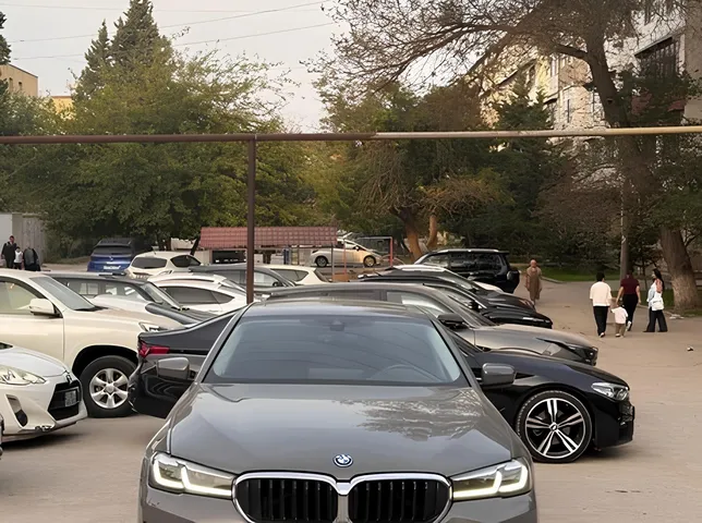BMW 530e, 2.0 L, 2022 год, 90 000 km, Баку - Цена: 85 000 ₼ - Tunel.az