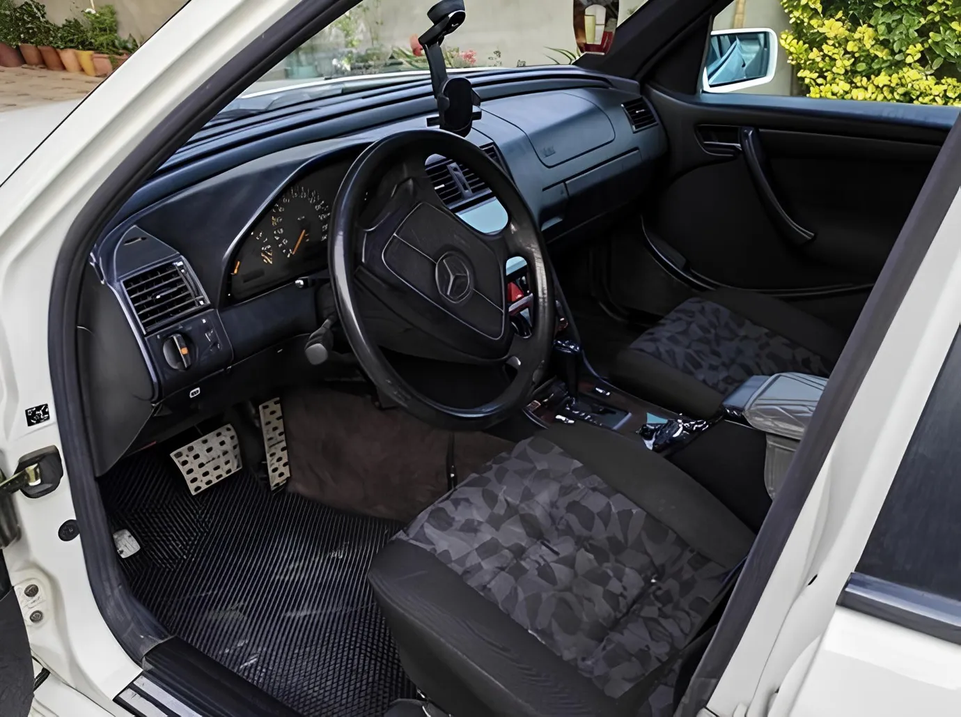 Mercedes C 180, 1.8 L, 1997 i̇l, 411 000 km, Biləsuvar - Qiymət: 9 000 ₼ - Tunel.az