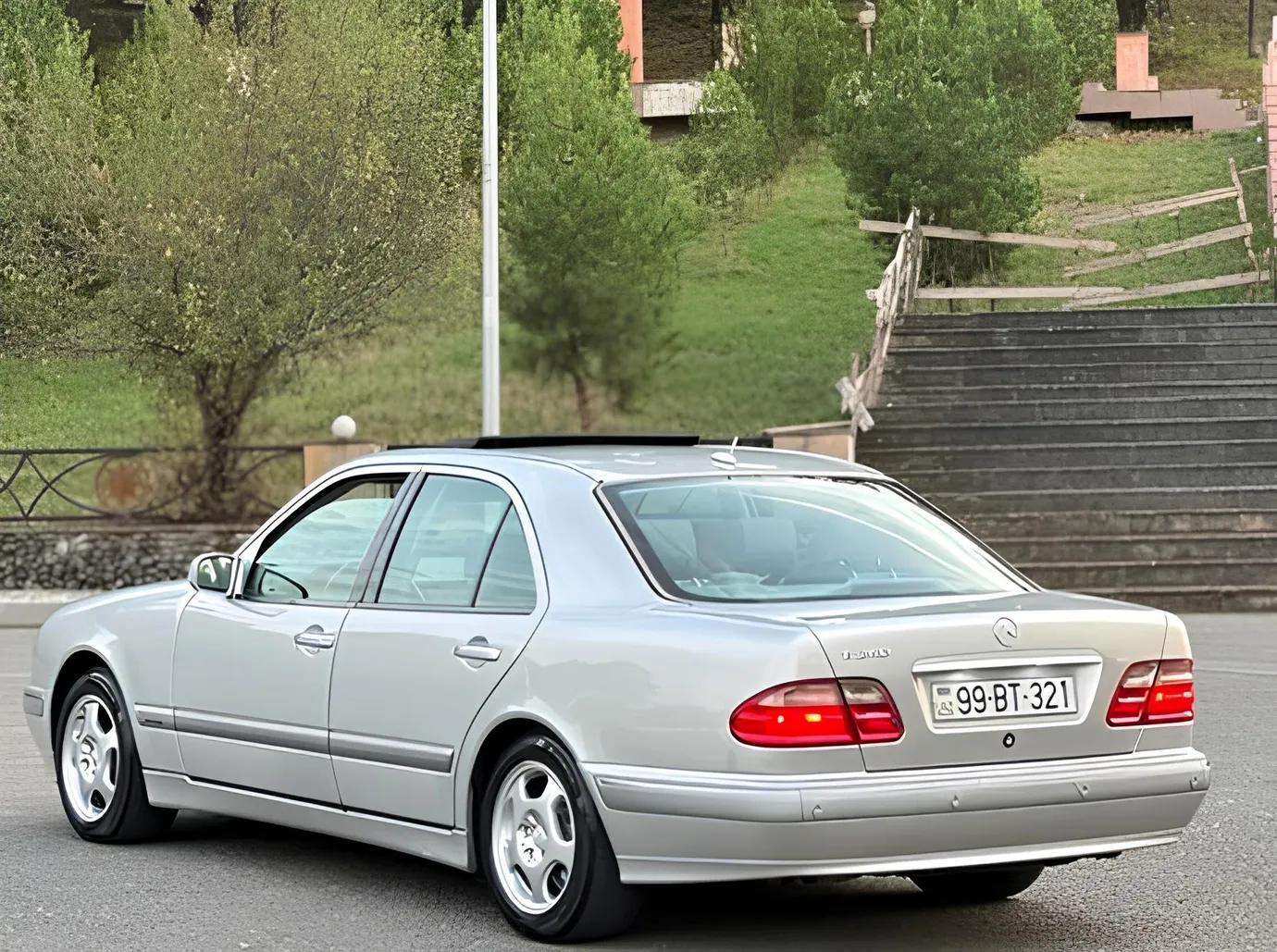 Mercedes E 240, 2.4 L, 2000 i̇l, 288 000 km, İsmayıllı - Qiymət: 17 000 ₼ - Tunel.az