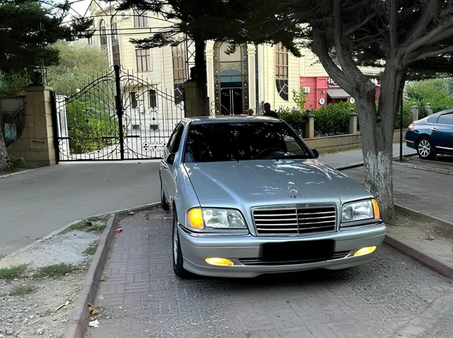 Mercedes C 240, 2.4 L, 1997 i̇l, 290 000 km, Bakı - Qiymət: 12 000 ₼ - Tunel.az