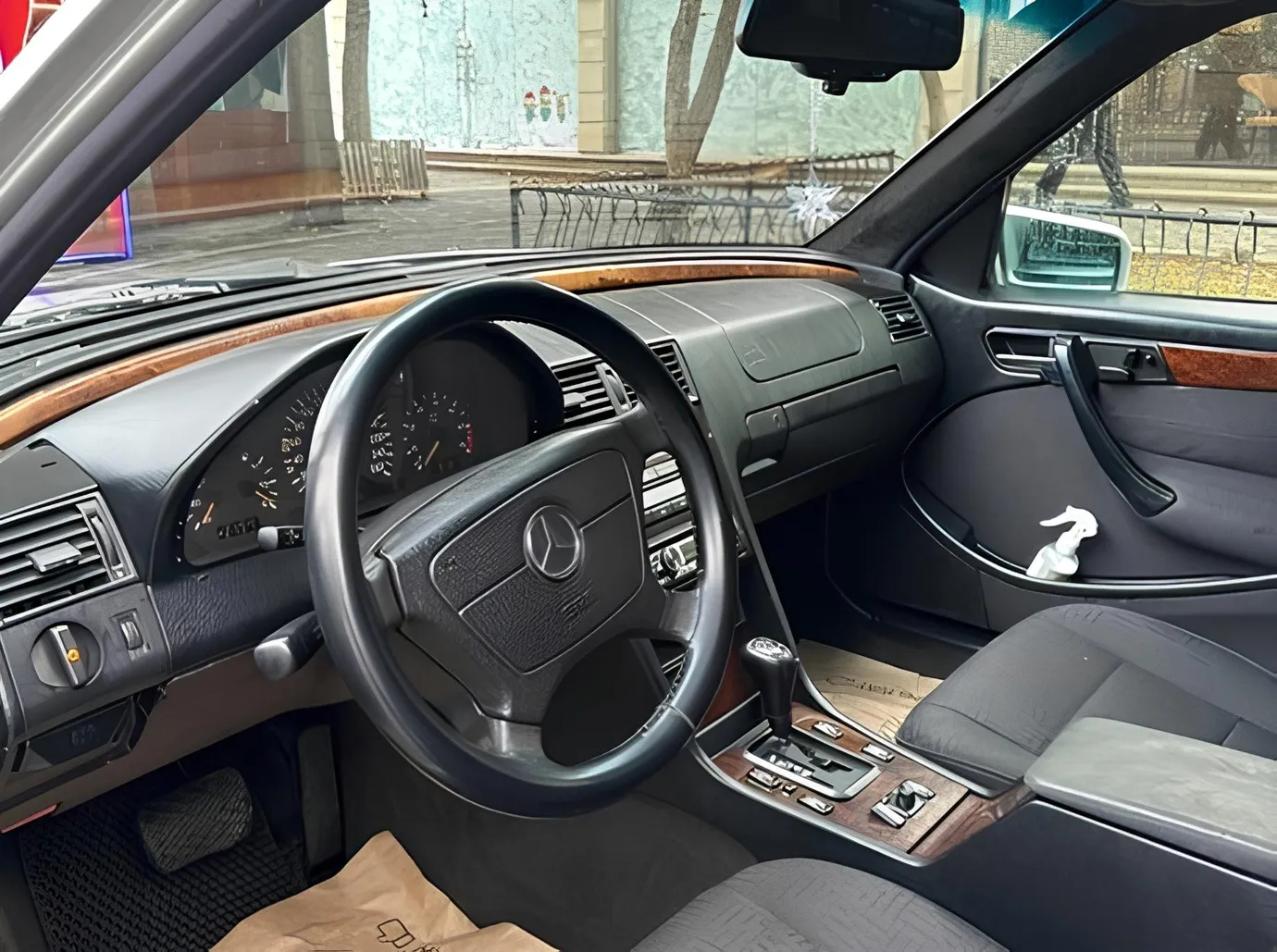 Mercedes C 240, 2.4 L, 1997 i̇l, 290 000 km, Bakı - Qiymət: 12 000 ₼ - Tunel.az