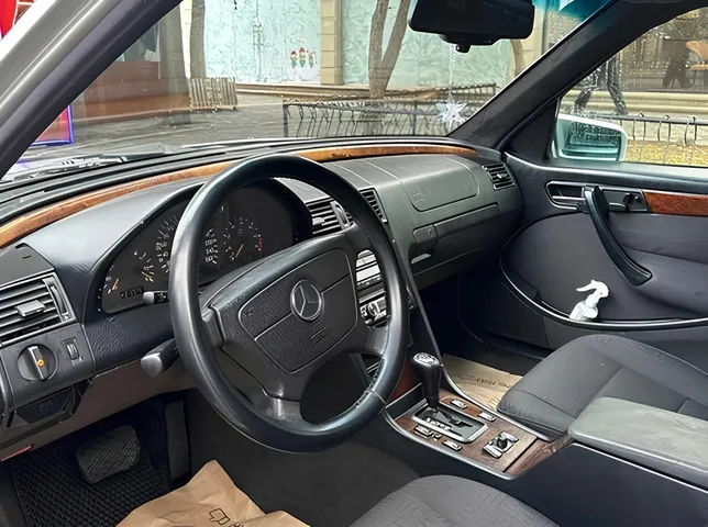Mercedes C 240, 2.4 L, 1997 i̇l, 290 000 km, Bakı - Qiymət: 12 000 ₼ - Tunel.az