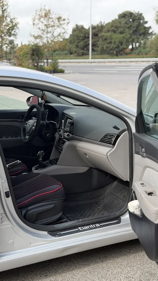 Hyundai Elantra, 2.0 L, 2017 წელი, 98 000 mil, Baku - ფასი: 21 400 ₼ - Tunel.az