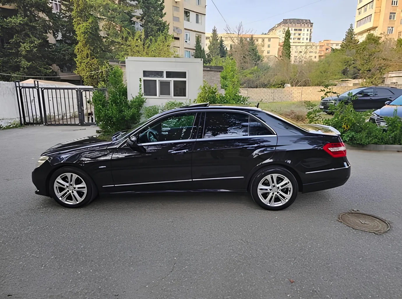 Mercedes E 350 4MATIC, 3.5 L, 2010 year, 325 846 km, Baku - Price: 19 800 ₼ - Tunel.az