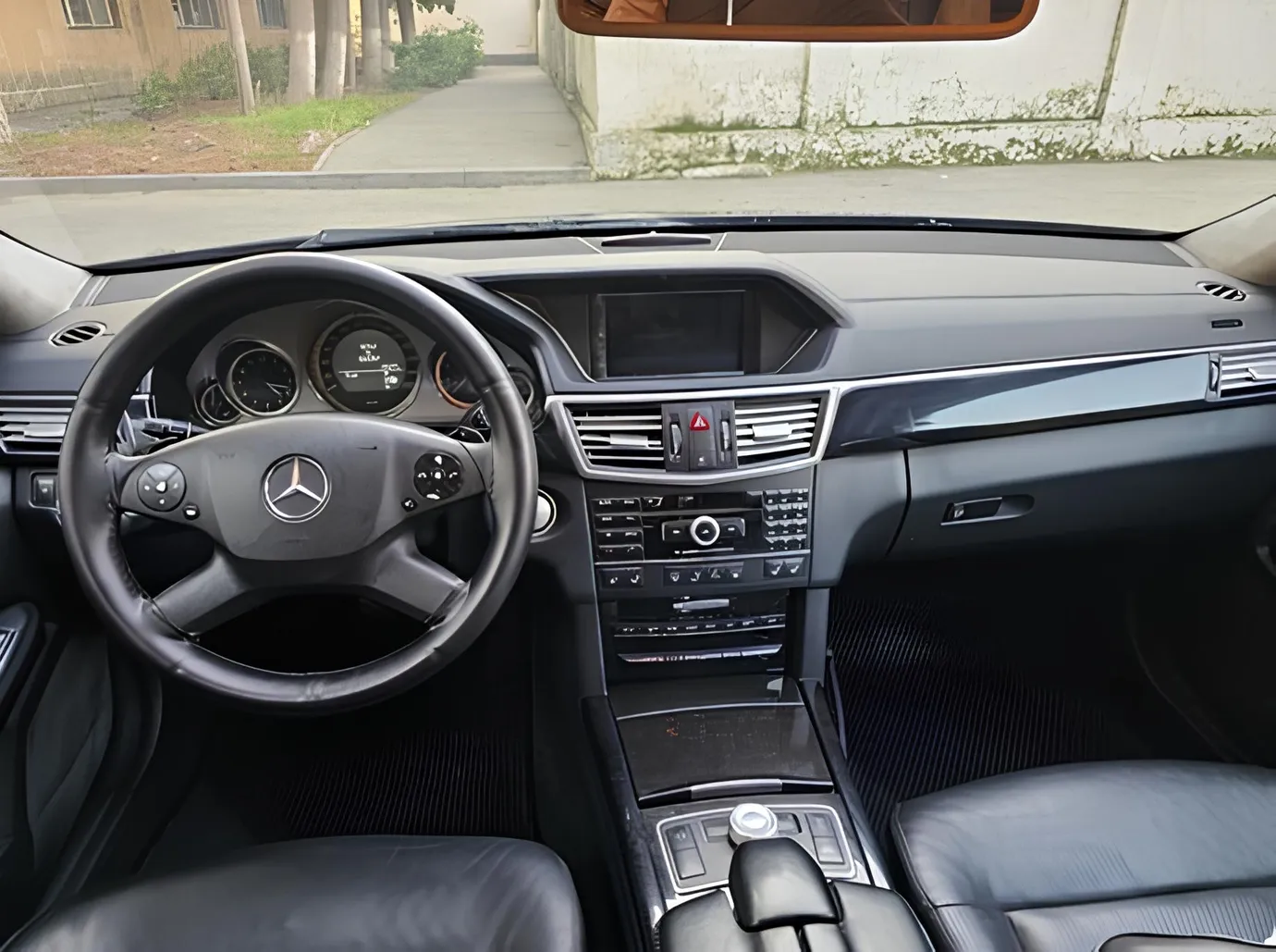 Mercedes E 350 4MATIC, 3.5 L, 2010 year, 325 846 km, Baku - Price: 19 800 ₼ - Tunel.az