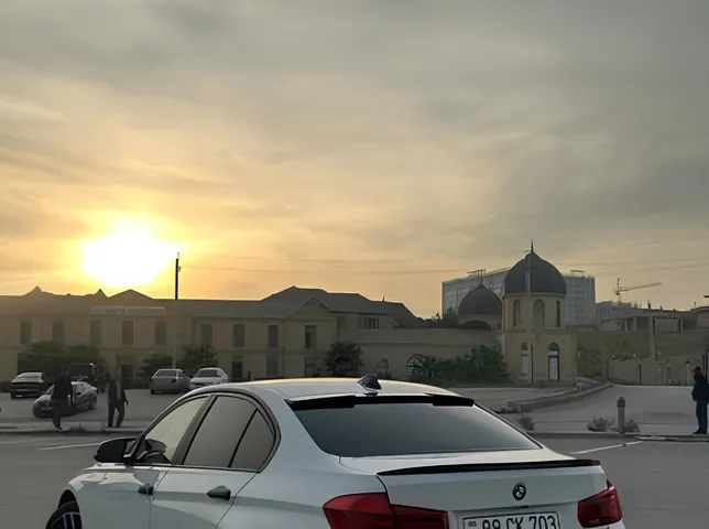 BMW 330, 2.0 L, 2016 i̇l, 265 000 km, Bakı - Qiymət: 21 800 ₼ - Tunel.az