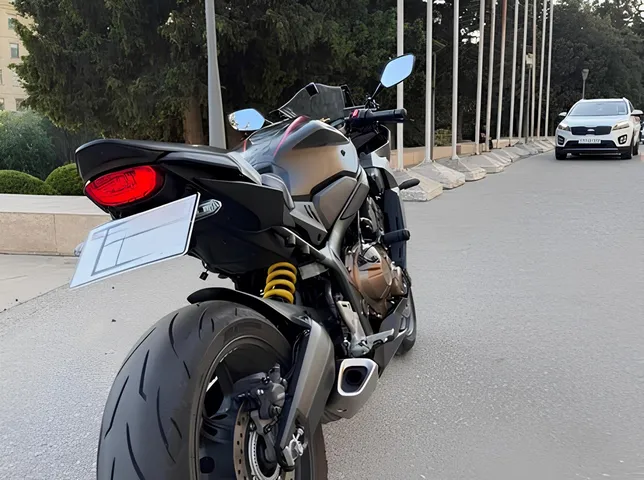 Honda CBR650R, 2.2 L, 2019 i̇l, 11 600 km, Bakı - Qiymət: 18 900 ₼ - Tunel.az